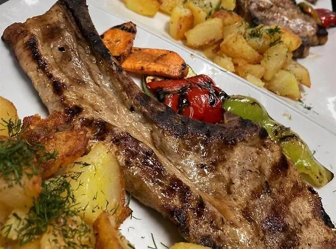 Nicole & Restaurant 2*